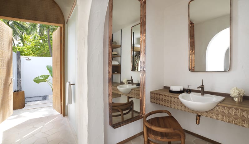 Fairmont Maldives Sirru Fen Fushi-DELUXE BEACH SUNRISE VILLA INDOOR SINK_15636